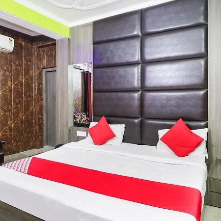 Oyo 6908 Hotel Royal City Āzamgarh Room photo