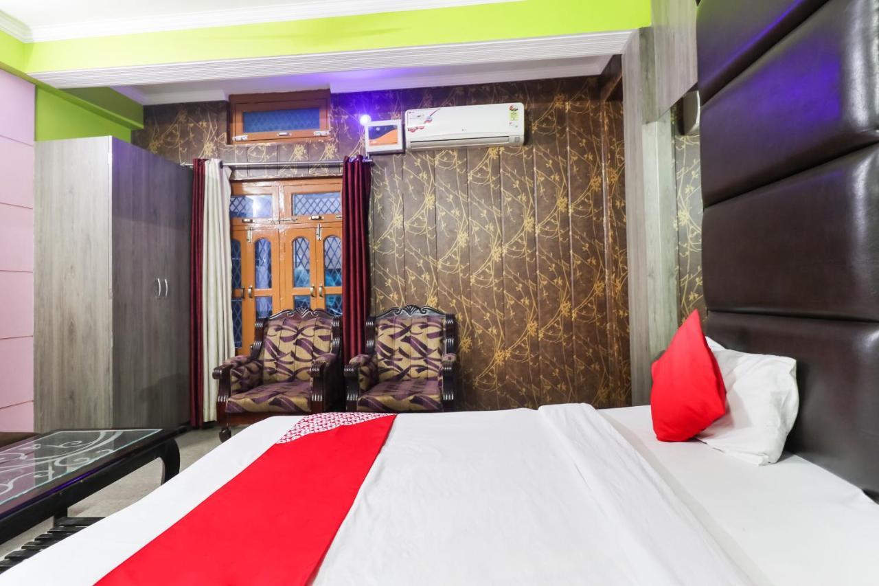 Oyo 6908 Hotel Royal City Āzamgarh Room photo