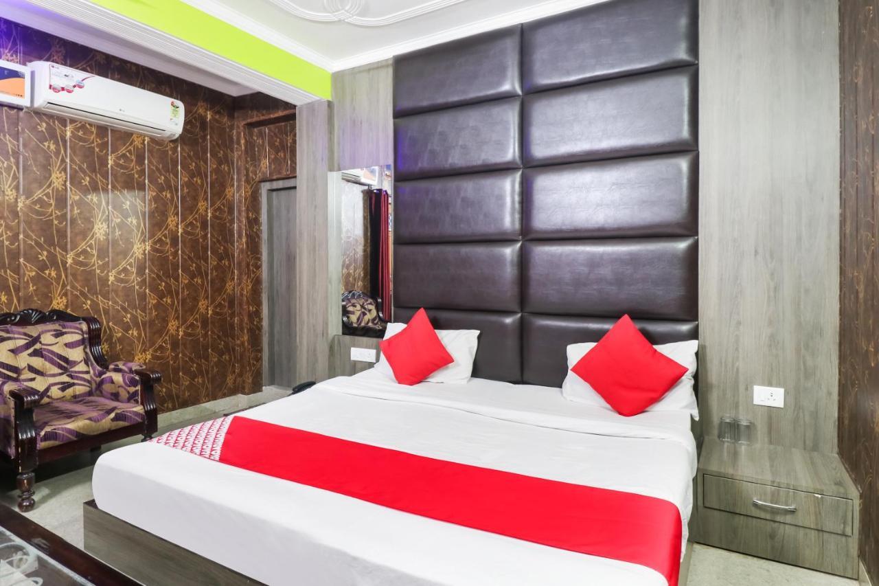 Oyo 6908 Hotel Royal City Āzamgarh Room photo