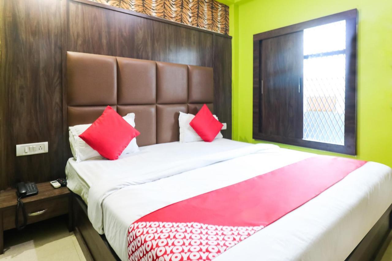 Oyo 6908 Hotel Royal City Āzamgarh Exterior photo